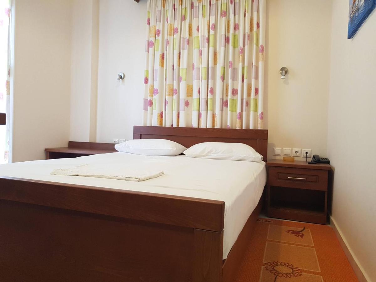 Hotel Ionion Kastro-Kyllini Exterior photo